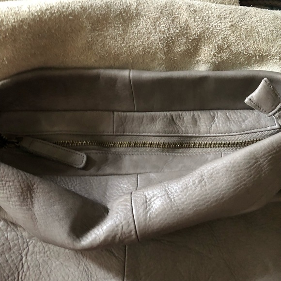 Mia Inspiration Taupe Leather Zippered Bag New! - Picture 7 of 12
